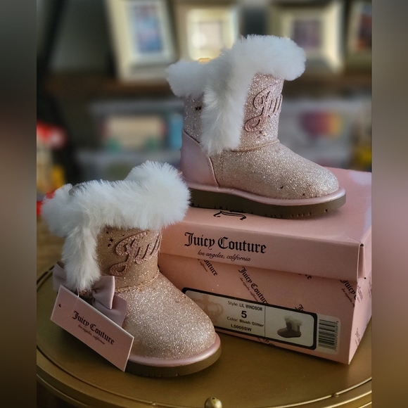 Toddler girls Juicy Couture boots size 5 - Pink with white fur - Picture 1 of 5
